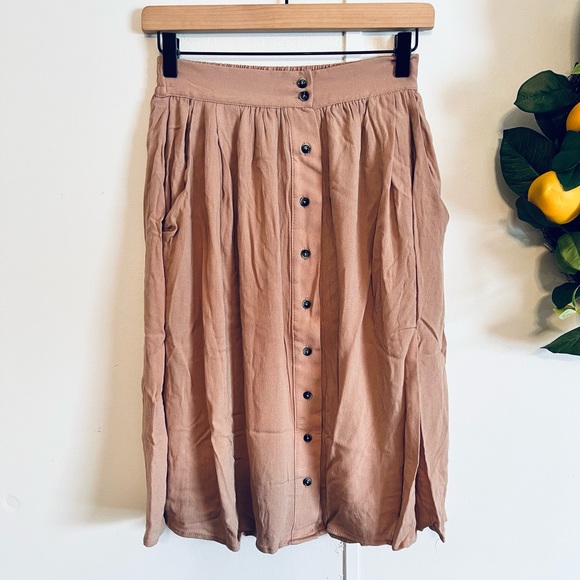 The Main Street Exchange Dresses & Skirts - The Main Street Exchange • the skye midi skirt